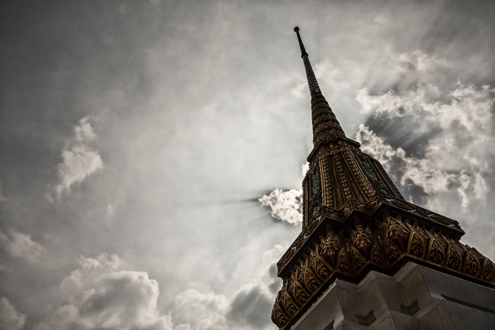 Himmel über Thailands Tempel