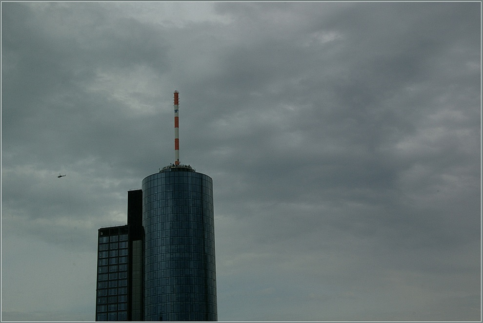 Himmel und Heli über Frankfurt
