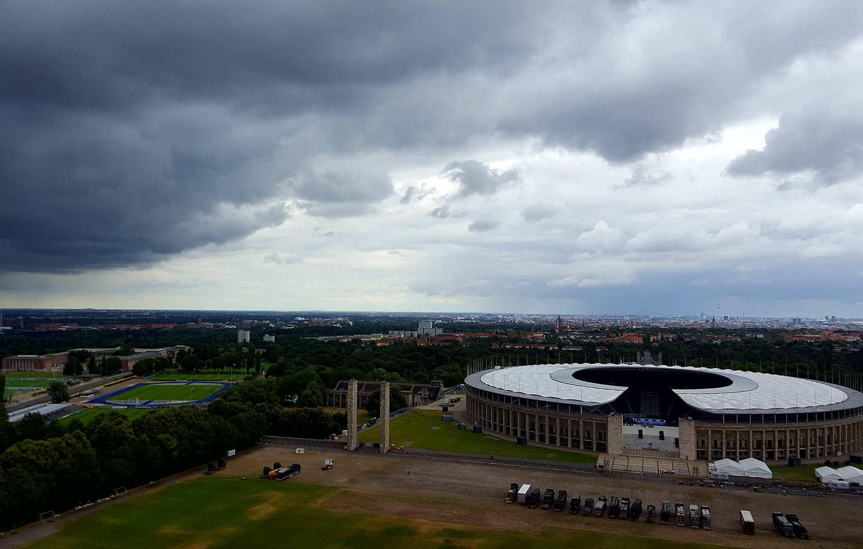 Himmel-Wolken - Regen ?