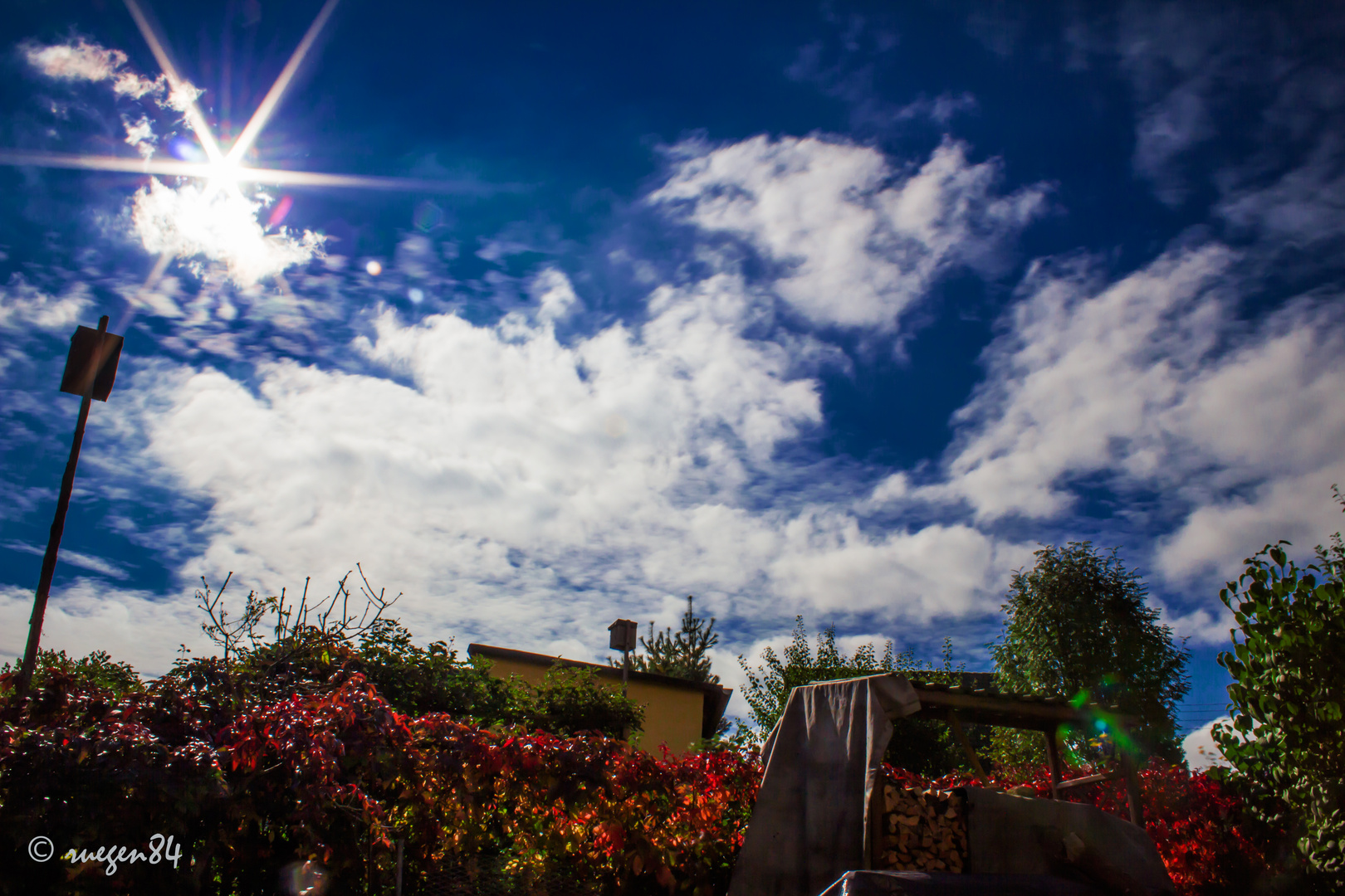 Himmelansicht aus dem Garten