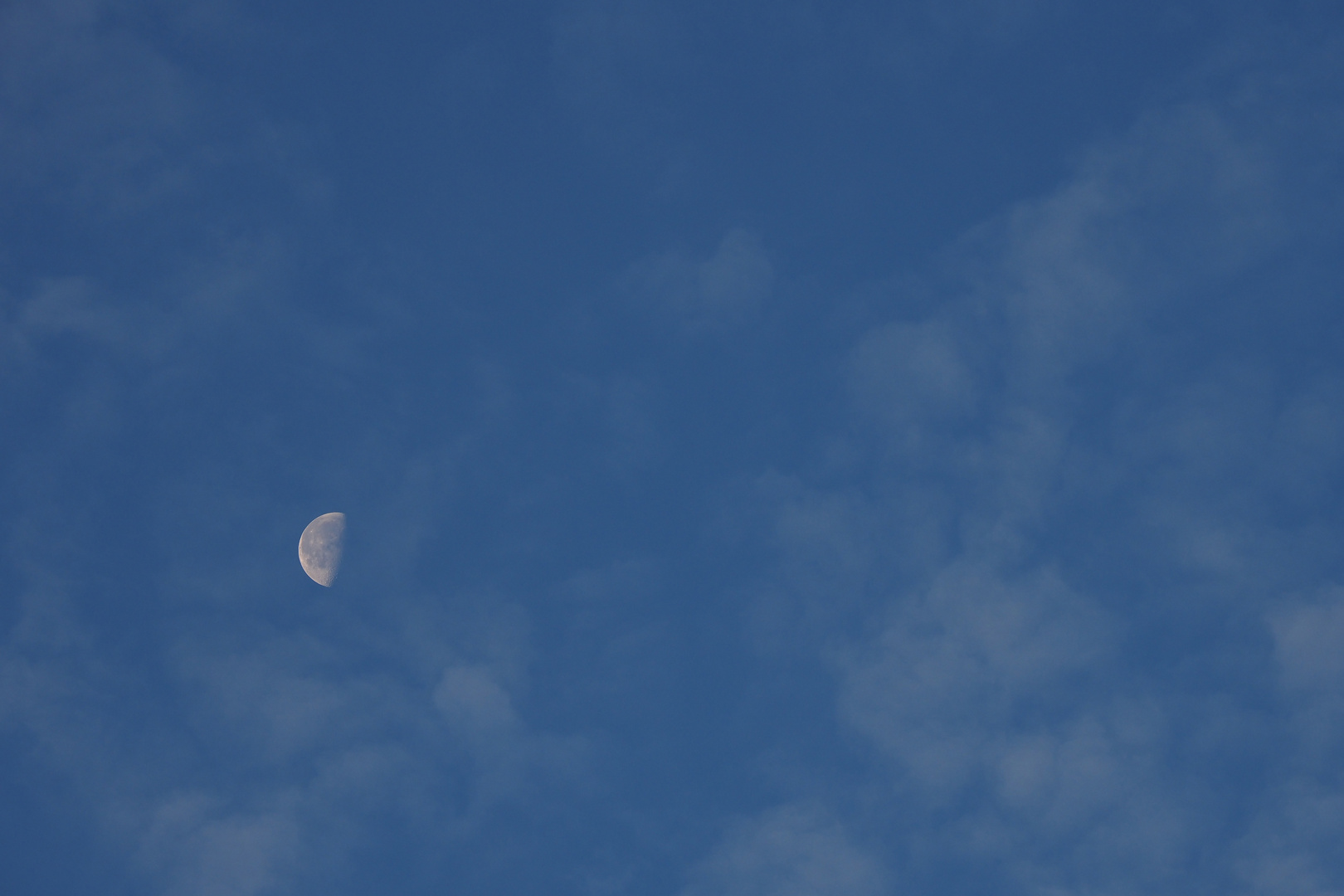 himmelblau mit mond