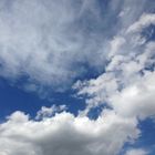 Himmelblau....und weiß die Wolken 