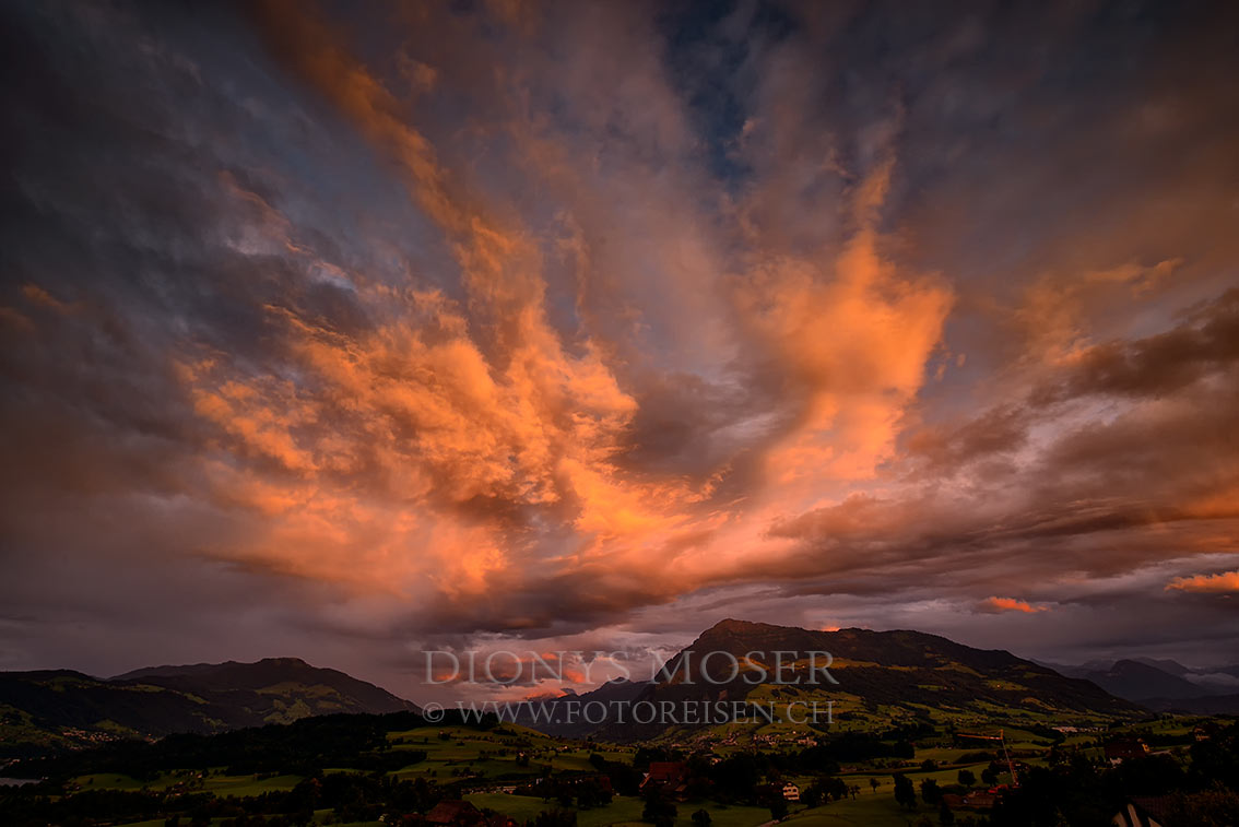 Himmelsfeuer über der Rigi