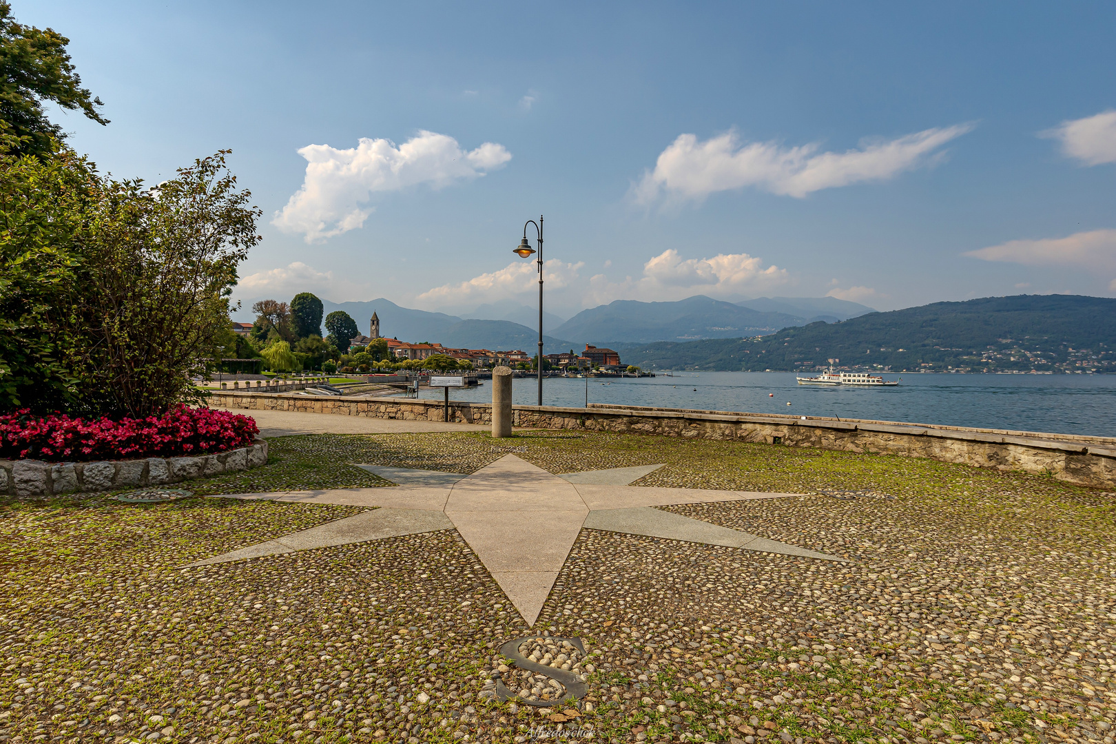 Himmelsrichtung N  Baveno