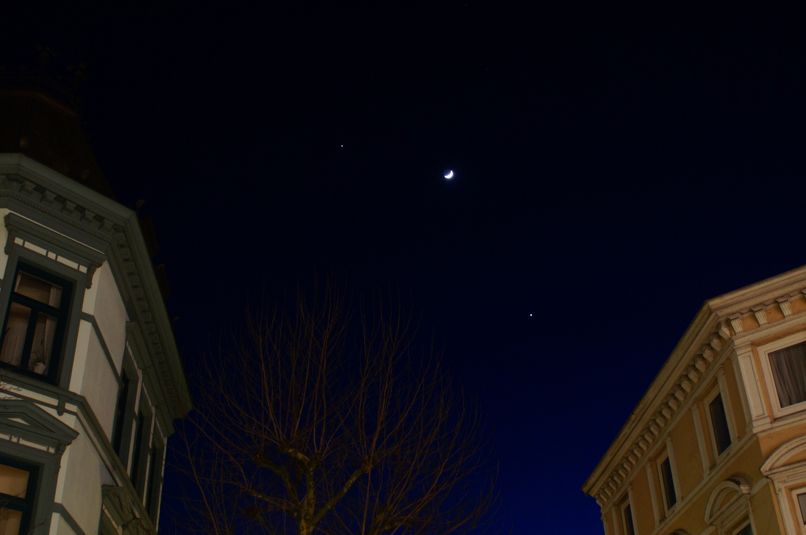 Himmliche Erleuchtung im Dreierpack - Jupiter, Venus und Mond