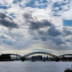 Himmliche Wolken über der Hohenzollernbrücke