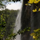 hinabstürzender Wasserfall