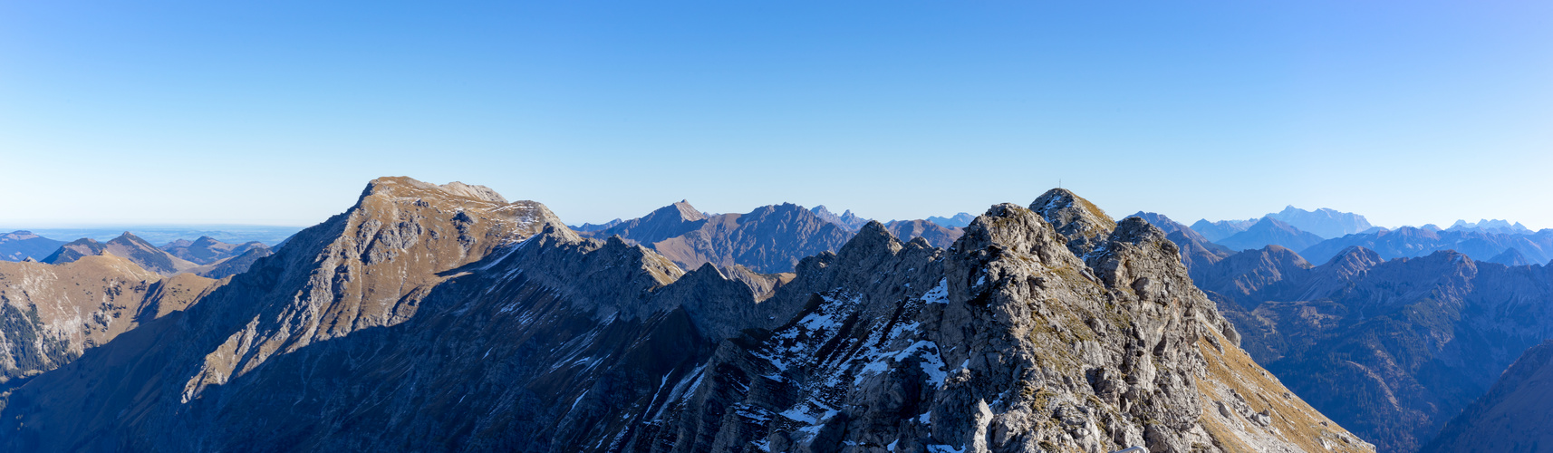 Hindelanger Klettersteig vom Nebelhorngipfel aus gesehen