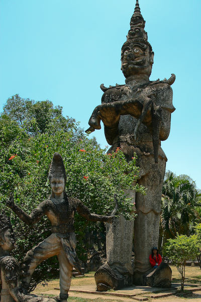 Hindu Statue im Buddhapark bei Vientian/Laos