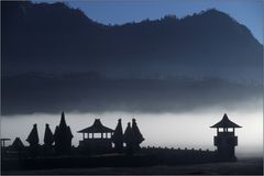 hindu-tempel im "sandmeer" am gunung bromo
