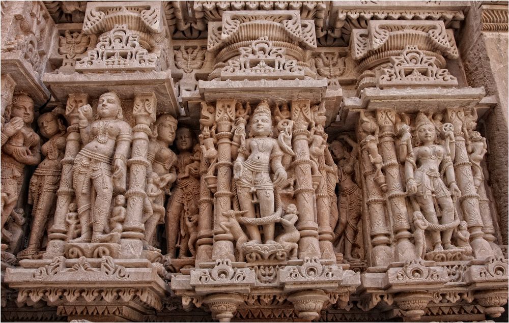 HINDUTEMPEL BEI RANAKPUR