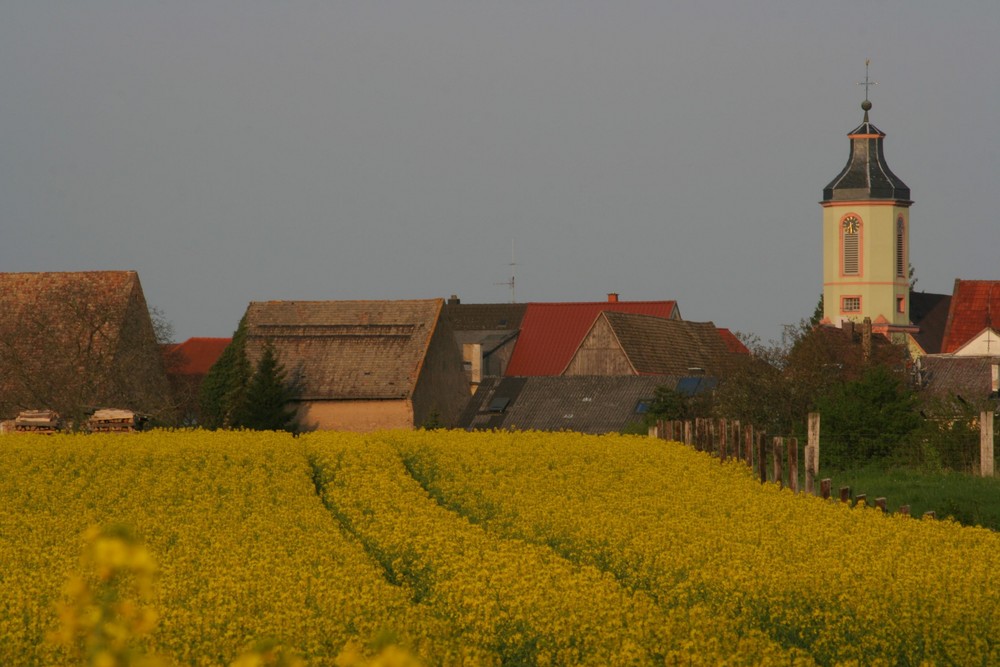 Hinter dem Dorf