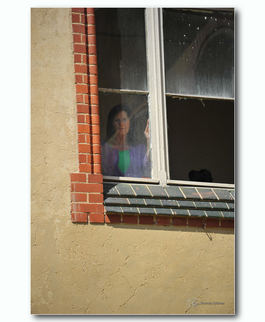 Hinter Dem Fenster Foto Bild Fotos Woman Girl Bilder Auf Fotocommunity