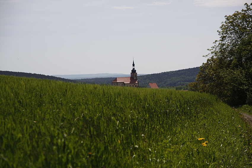 Hinter dem Hügel