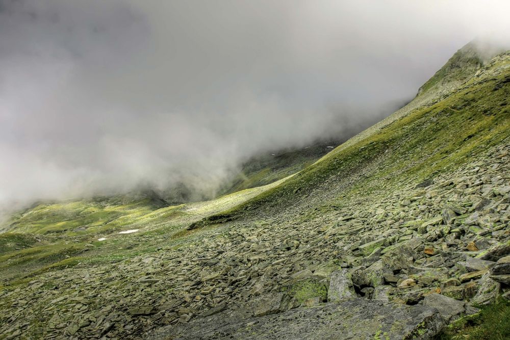 Hinter dem Nebel ist noch ein Berg