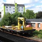 Hinter dem S-Bahngleis in Hamburg-Stellingen