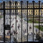 Hinter dem Wasserfall - Impression Schlosspark Schönbrunn in Wien