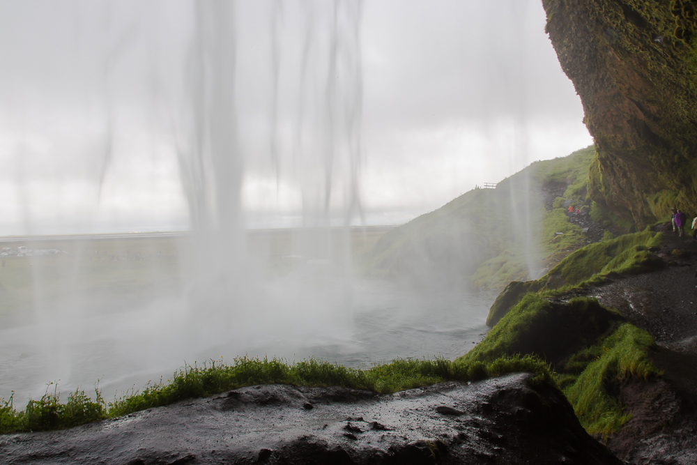 Hinter dem Wasserfall - Island