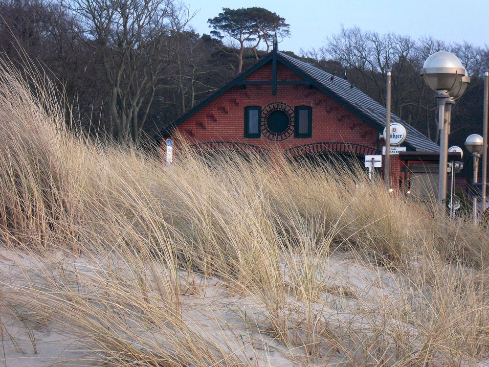 Hinter den Dünen