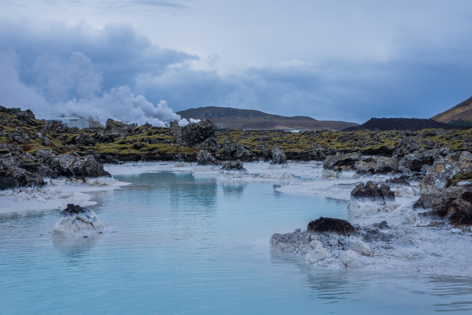 Hinter der blauen Lagune