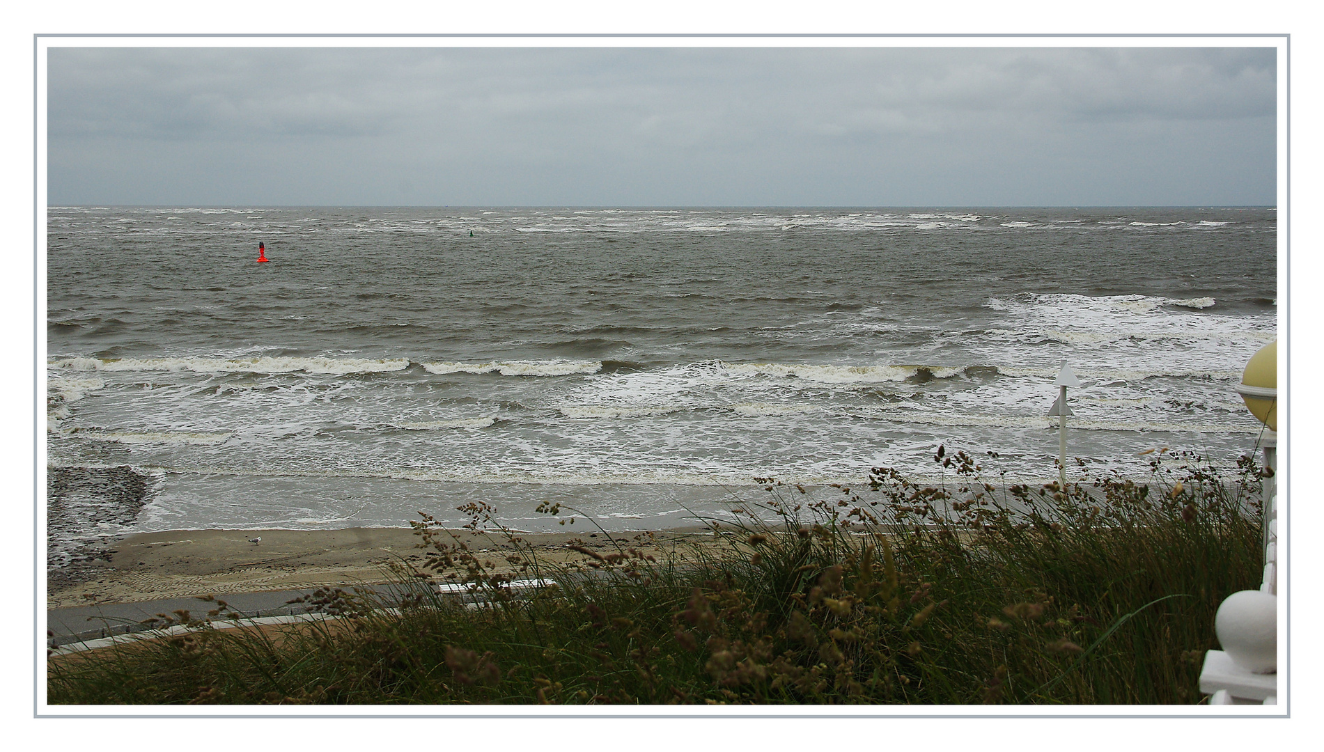 Hinter der Dünenlandschaft