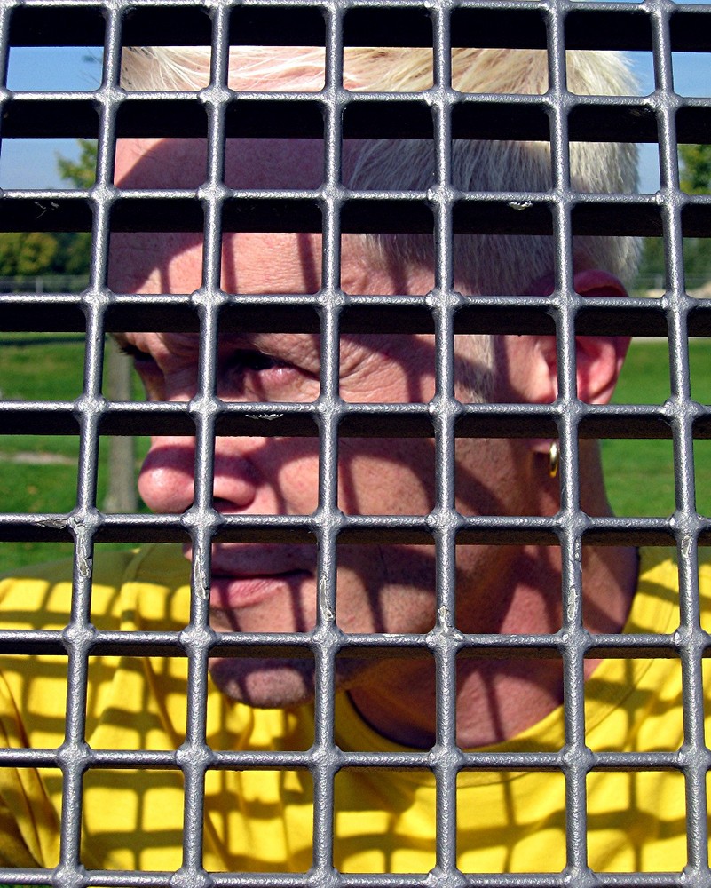 Hinter Gittern