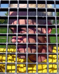 Hinter Gittern