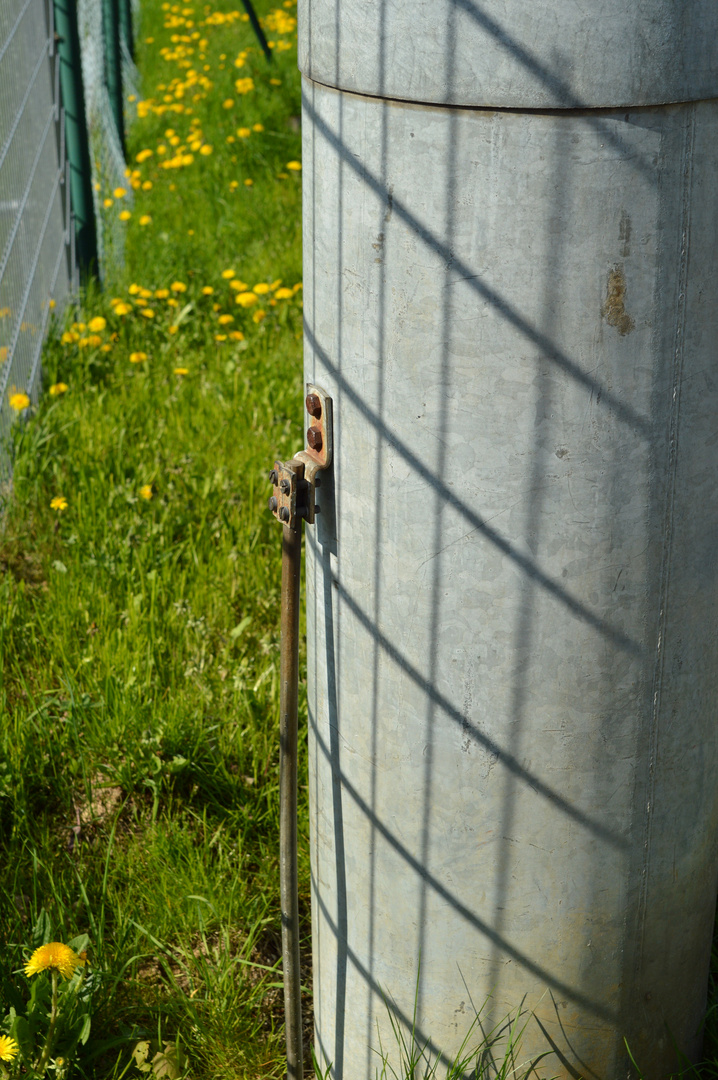 hinter Gittern