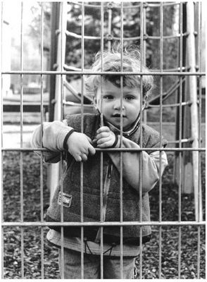 hinter Gittern