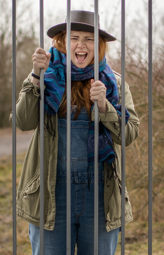 Hinter Gittern