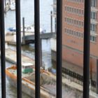 Hinter Gittern