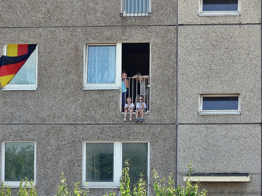 Hinter Gittern