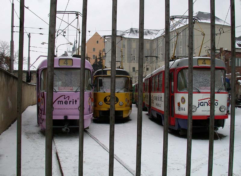 Hinter Gittern