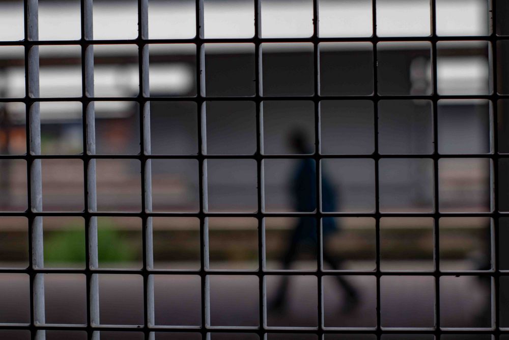 Hinter Gittern