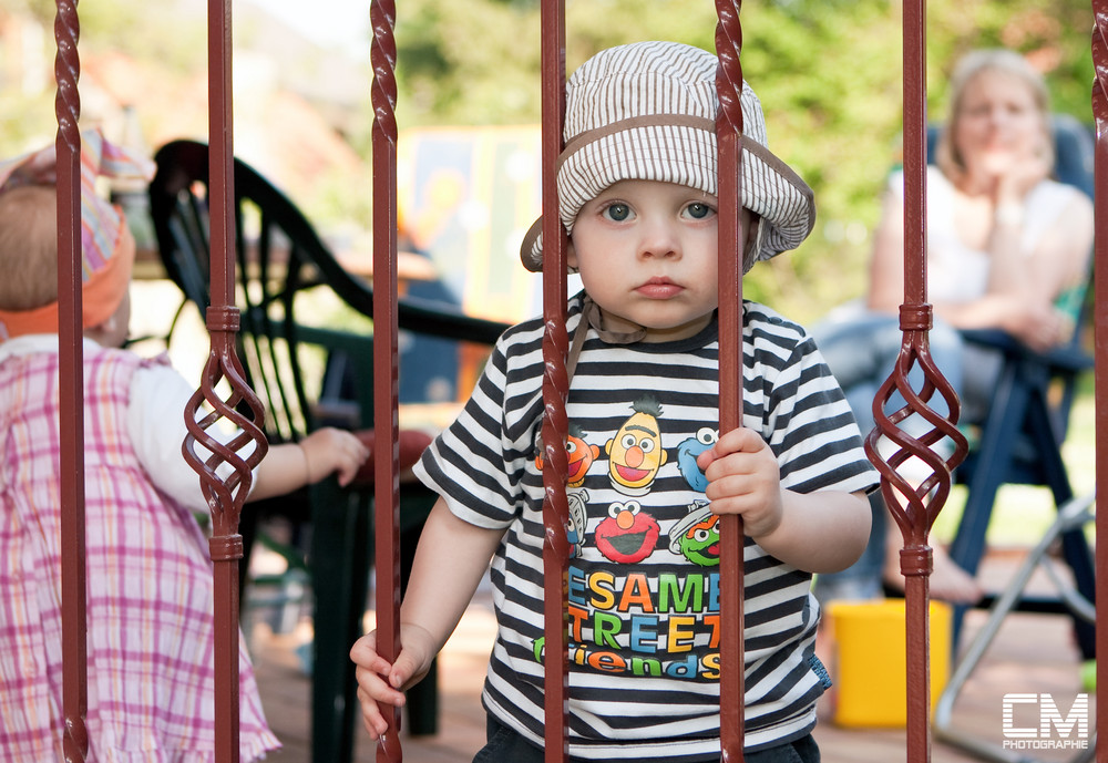 Hinter gittern