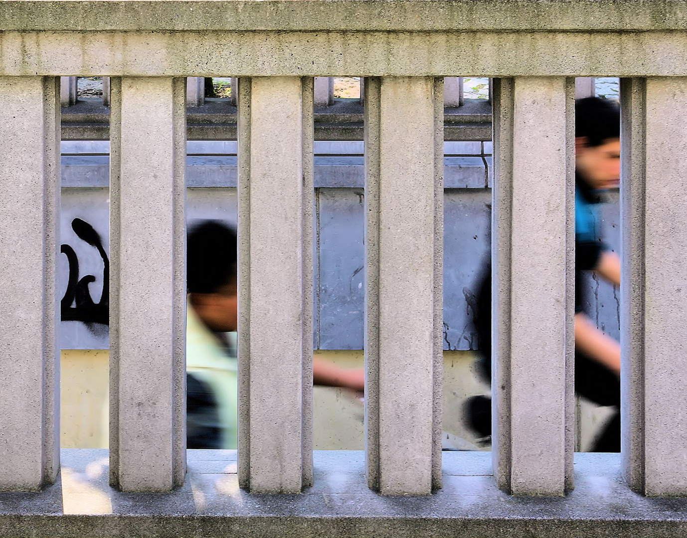 Hinter gittern