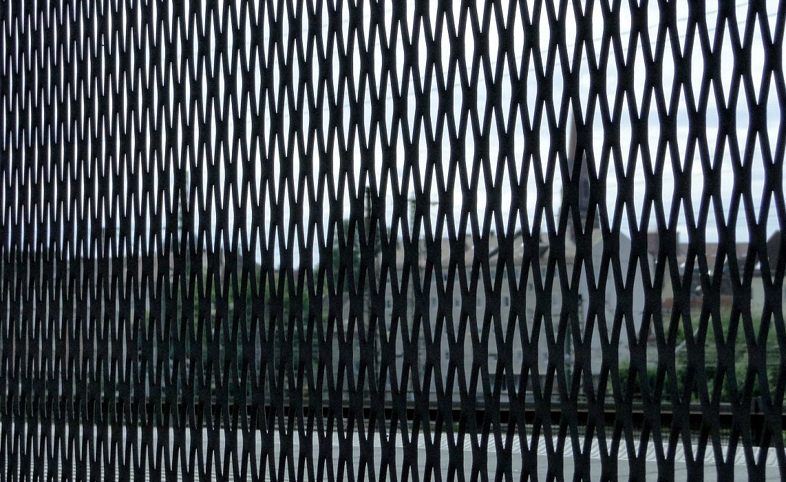 Hinter Gittern