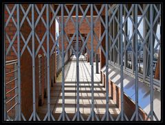 Hinter Gittern