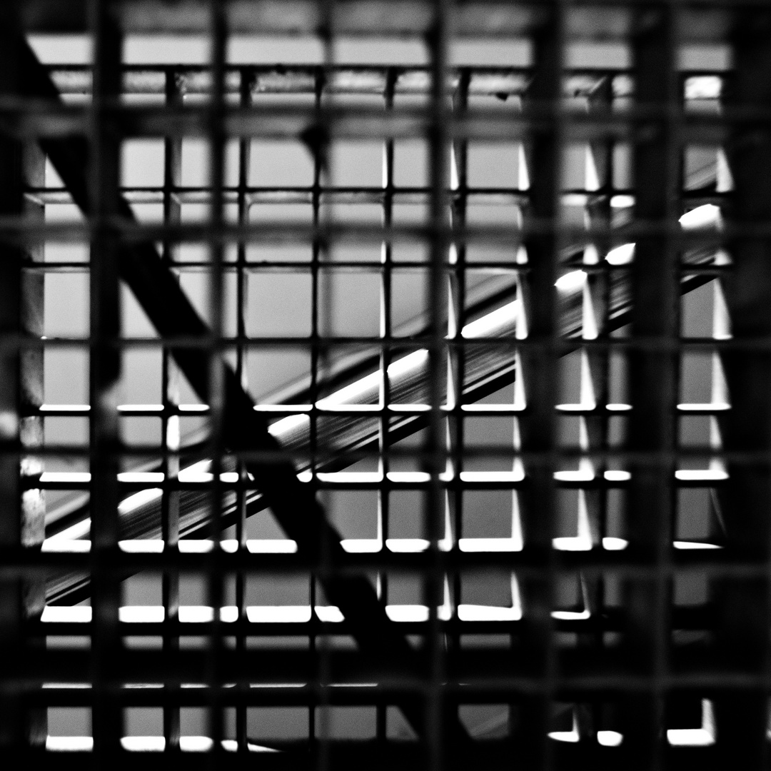 Hinter Gittern