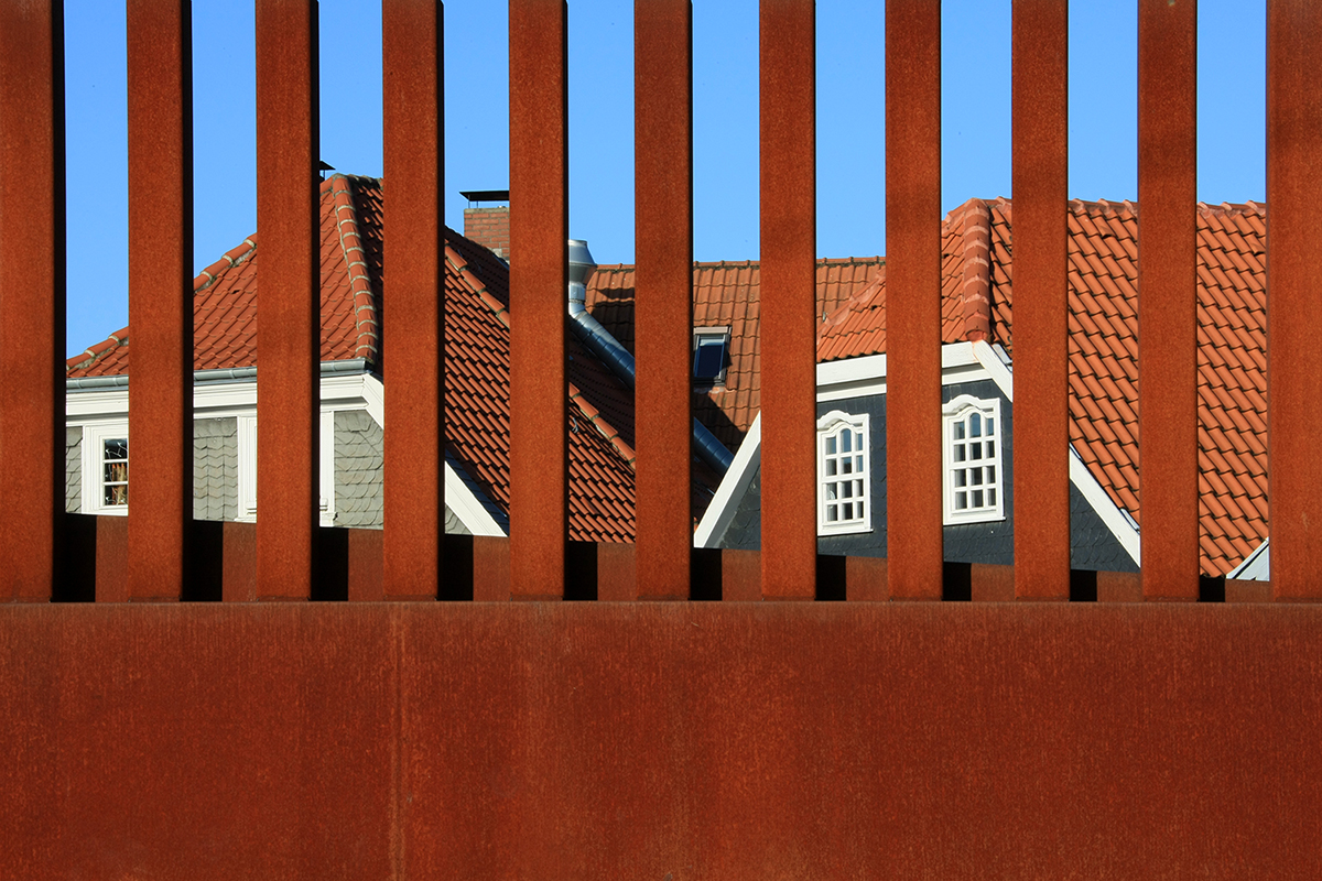 Hinter Gittern