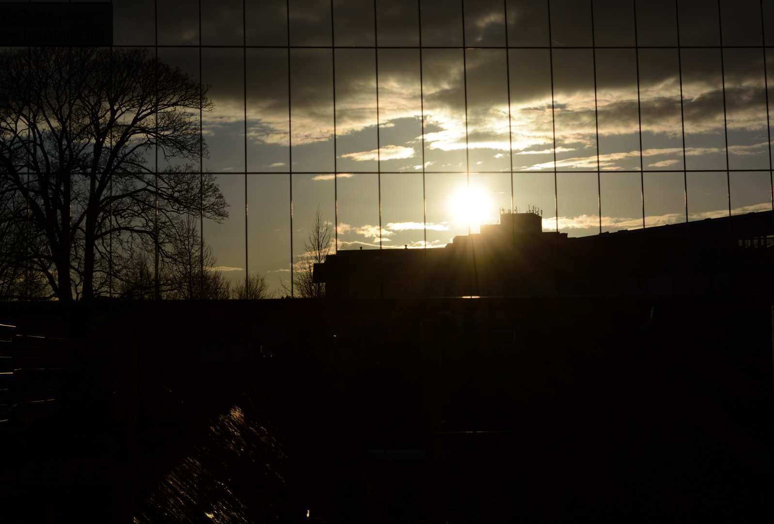 hinter Gittern