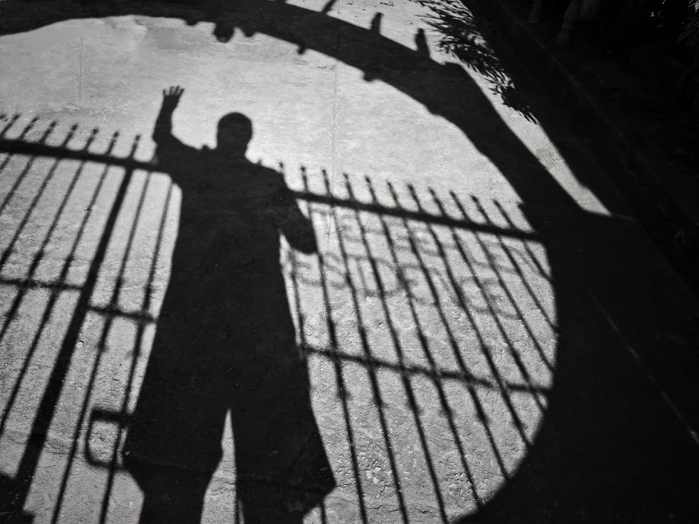 hinter Gittern Foto & Bild experimente, abstraktes, streetfotografie