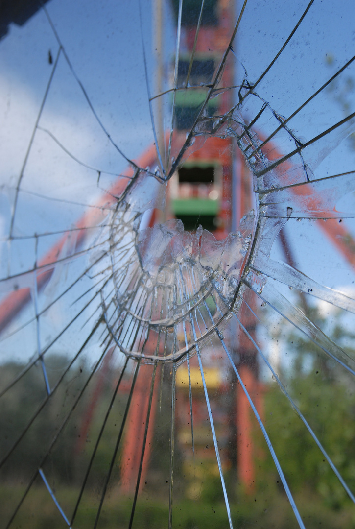 hinter Glas