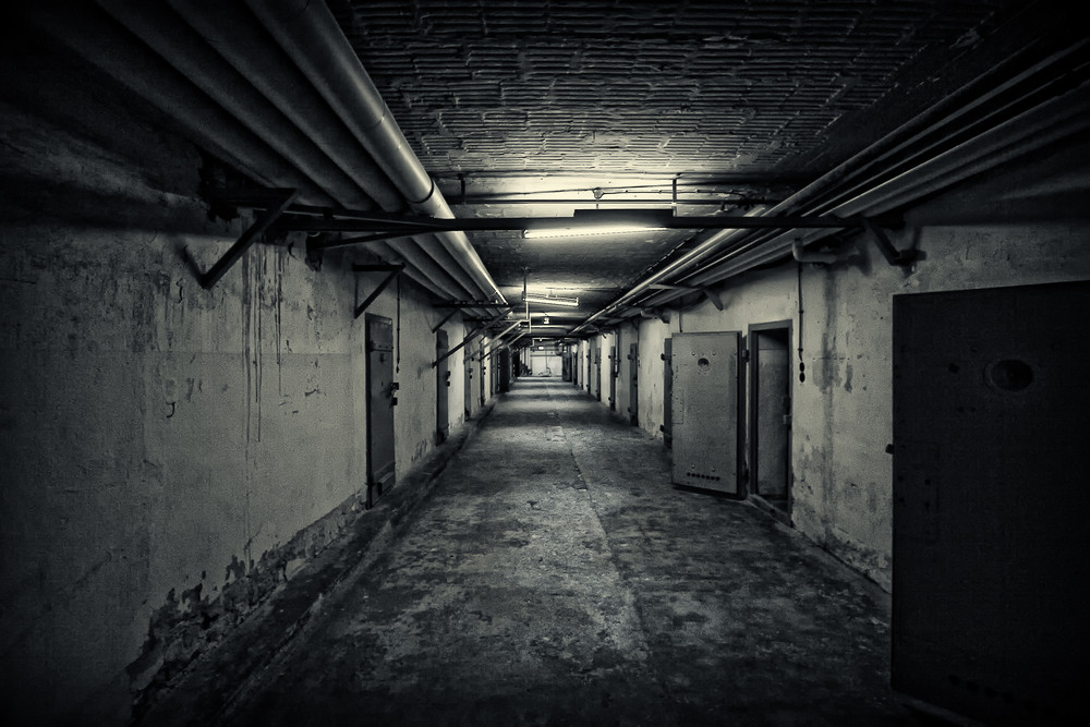 hinter verschlossenen Türen- Keller der ehem. sowjetischen Untersuchungshaftanstalt