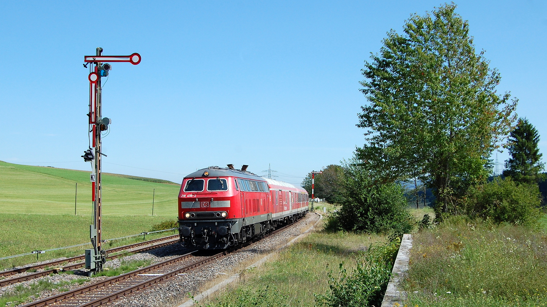 Hintere Höllentalbahn mit Radelzug bei der Einfahrt Bf Döggingen 23.8.2017