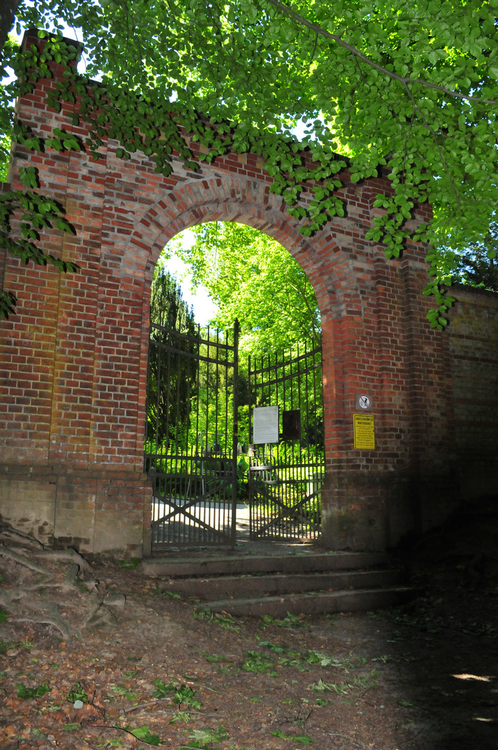 Hintereingang Nordfriedhof Wiesbaden