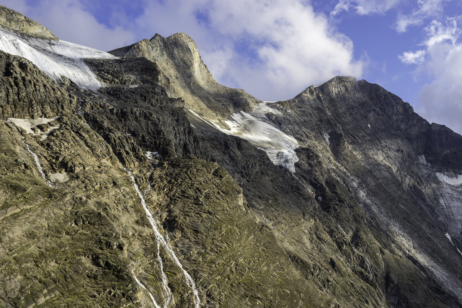 Hinterer Bratschenkopf und Klockerin