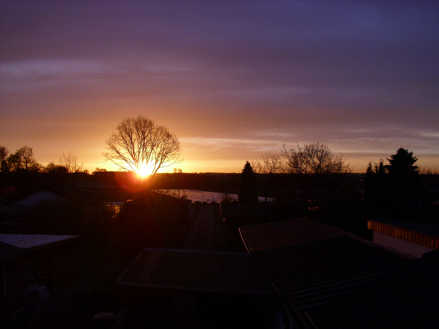 Hinterhof bei Sonnenaufgang