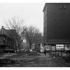 Hinterhof Idylle mit Bunker, Duisburg Bruckhausen 1987