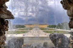 Hinterm Neptunbrunnen..